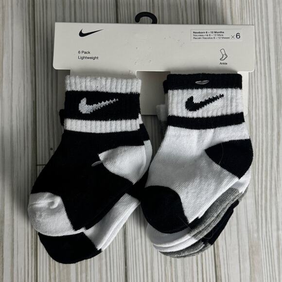 Nike Newborn Baby Variety Pack Non Slip Athletic Socks  Black and White  6-12M - Picture 1 of 9